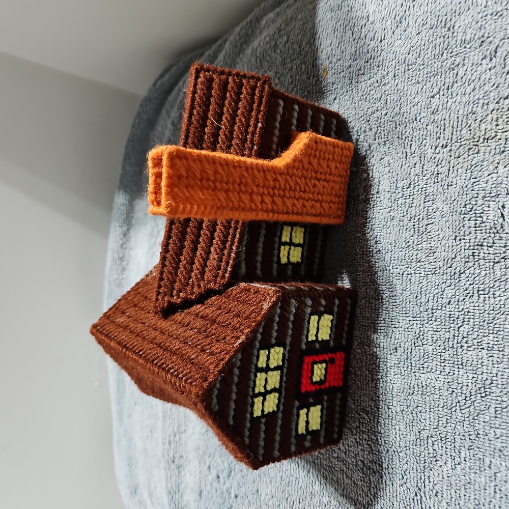 Handmade log cabin - Picture 2 of 3